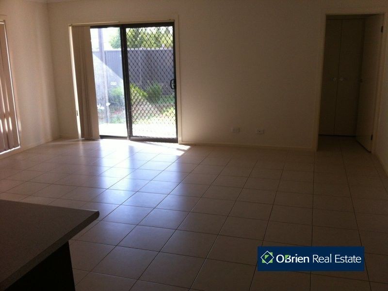 35 Sarton Link, Pakenham VIC 3810