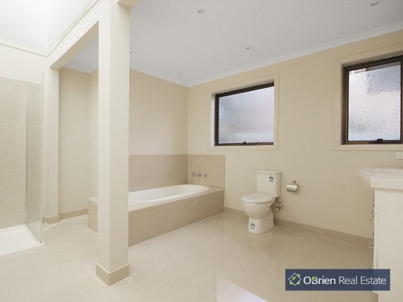 28 Daniel Solander, Endeavour Hills VIC 3802