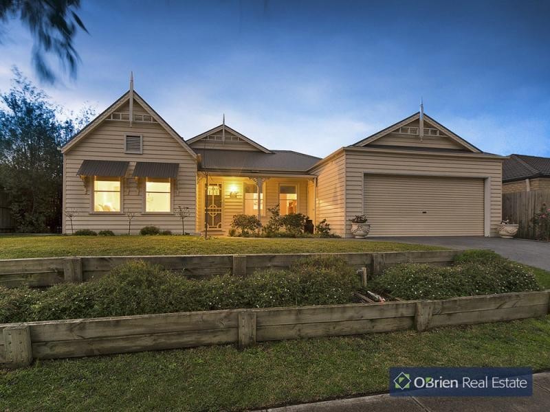 12 Ferndown Drive, Brookland Greens, Cranbourne VIC 3977