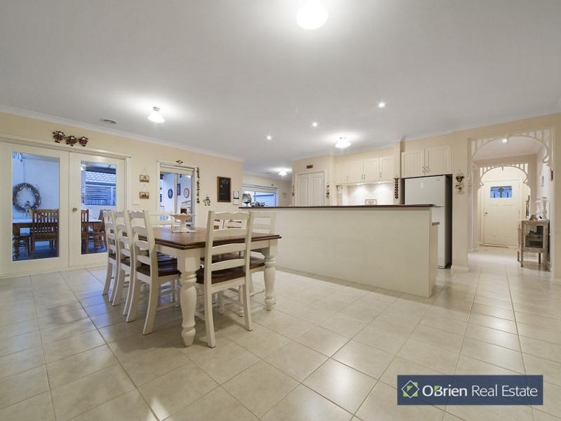 12 Ferndown Drive, Brookland Greens, Cranbourne VIC 3977