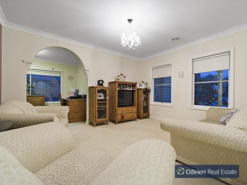 12 Ferndown Drive, Brookland Greens, Cranbourne VIC 3977