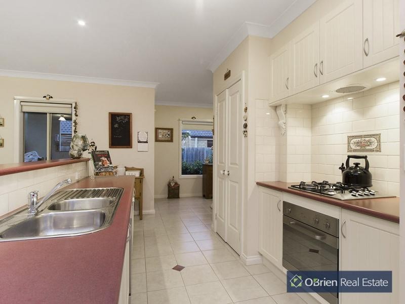 12 Ferndown Drive, Brookland Greens, Cranbourne VIC 3977