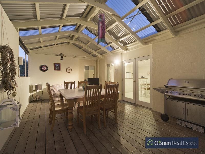 12 Ferndown Drive, Brookland Greens, Cranbourne VIC 3977