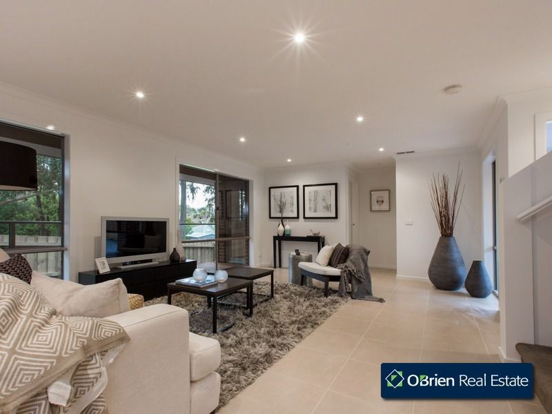 2/28 Lyall Road, Berwick VIC 3806