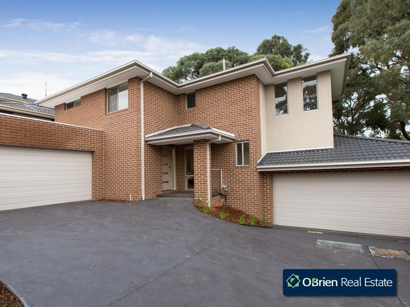 2/28 Lyall Road, Berwick VIC 3806