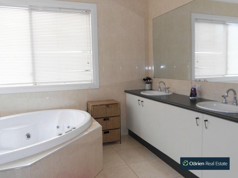 25 Timberside Drive, Beaconsfield VIC 3807