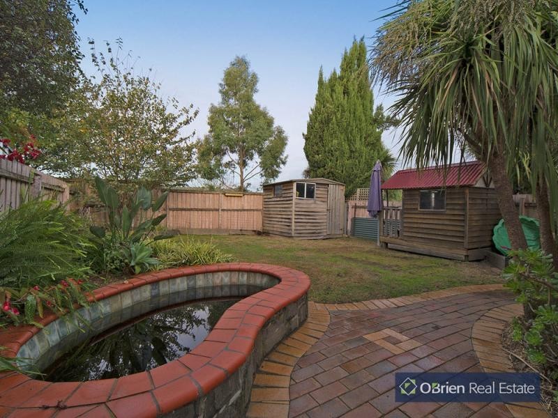 28 Glendale Crescent, Berwick VIC 3806