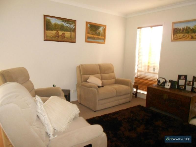 48 Selandra Boulevard, Selandra Rise, Clyde North VIC 3978