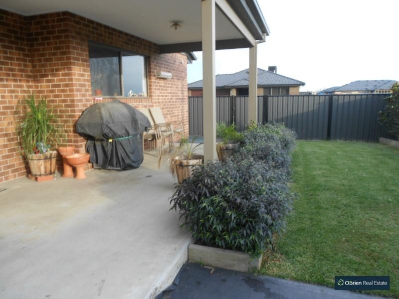 48 Selandra Boulevard, Selandra Rise, Clyde North VIC 3978