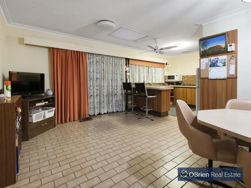 12 William Hovell Drive, Endeavour Hills VIC 3802