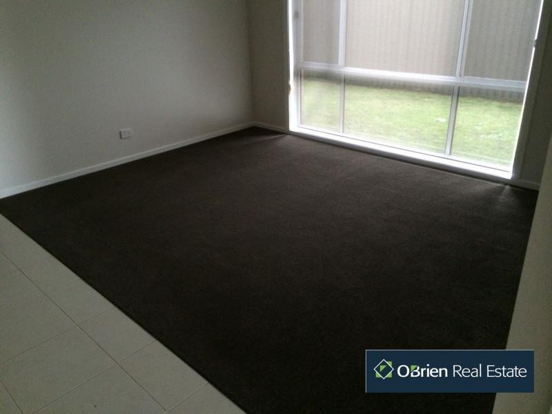 35 Everly Circuit, Pakenham VIC 3810