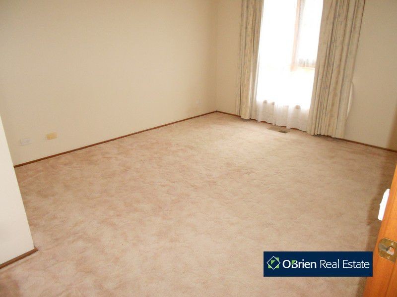 4 Mahogany Avenue, Berwick VIC 3806