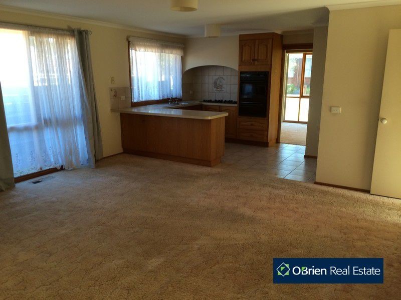 4 Mahogany Avenue, Berwick VIC 3806