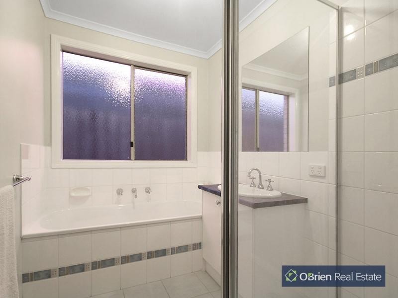 18 Makitti Close, Tooradin VIC 3980