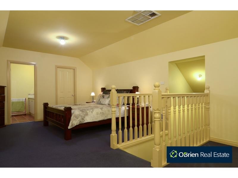 24 Windsor Drive, Beaconsfield VIC 3807