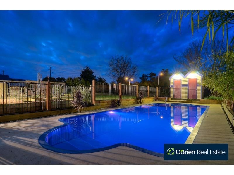 24 Windsor Drive, Beaconsfield VIC 3807