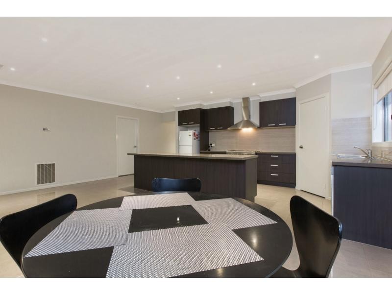 46 Banjo Circuit, Lynbrook VIC 3975