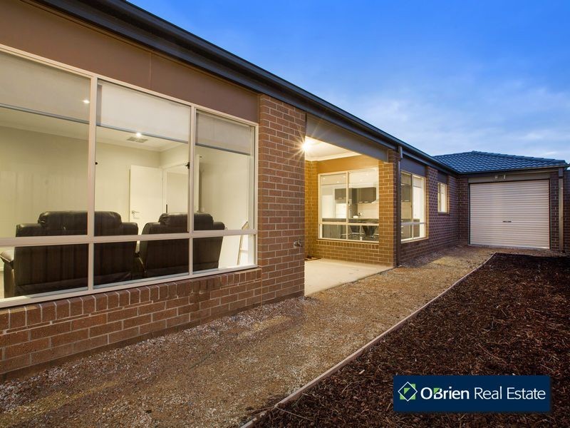 46 Banjo Circuit, Lynbrook VIC 3975