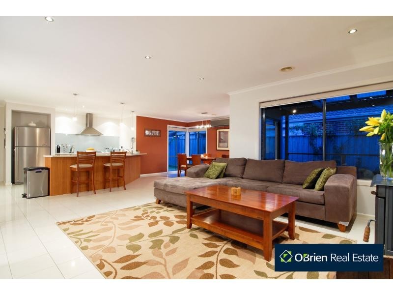 8 Ambiance Crescent, Narre Warren South VIC 3805