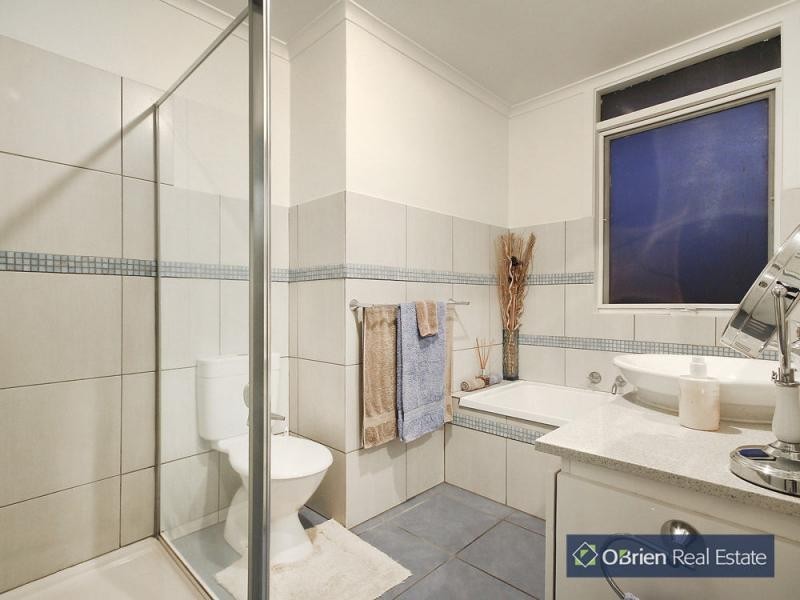 5 Dobson Court, Dandenong North VIC 3175