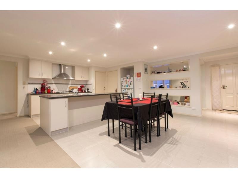 3 Reynard Place, Cranbourne East VIC 3977
