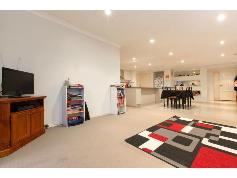 3 Reynard Place, Cranbourne East VIC 3977