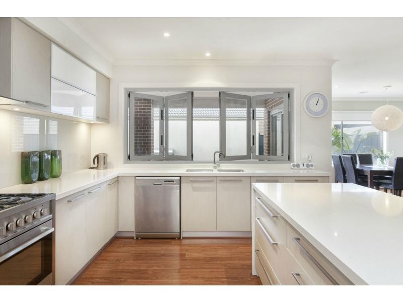 21 McCallum Drive, Cranbourne East VIC 3977