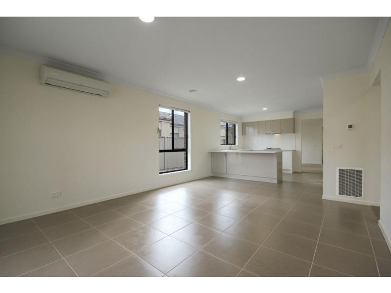 5 Hamish Avenue, Pakenham VIC 3810