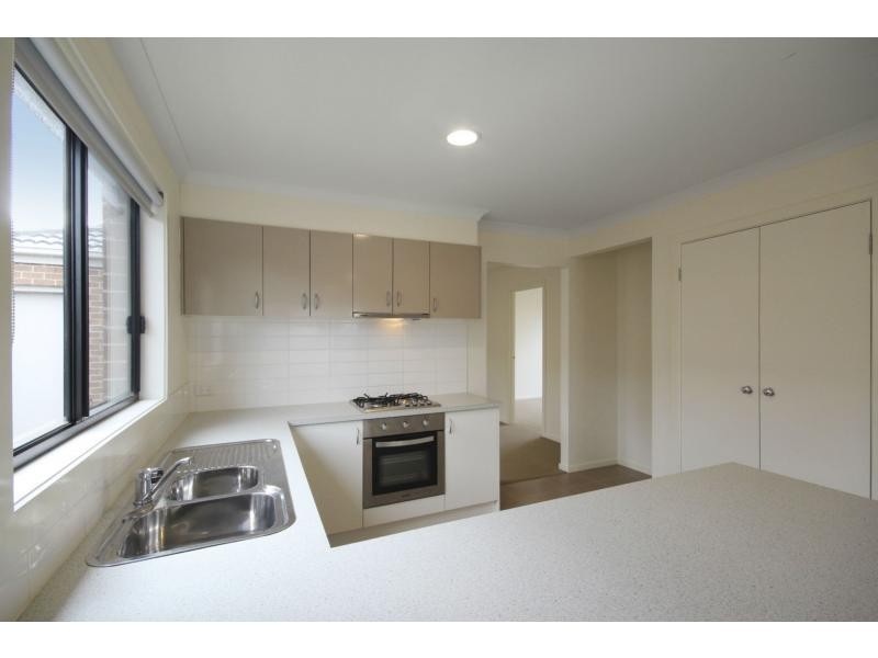 5 Hamish Avenue, Pakenham VIC 3810