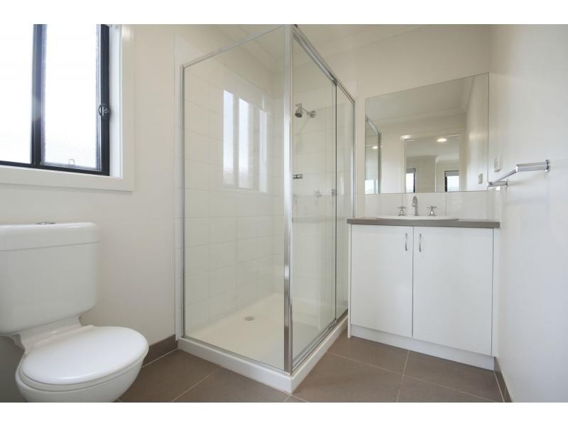 5 Hamish Avenue, Pakenham VIC 3810