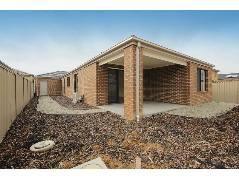 5 Hamish Avenue, Pakenham VIC 3810
