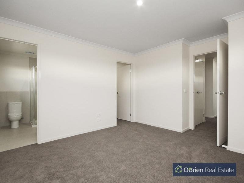 26 Pinebank Street, Cranbourne East VIC 3977