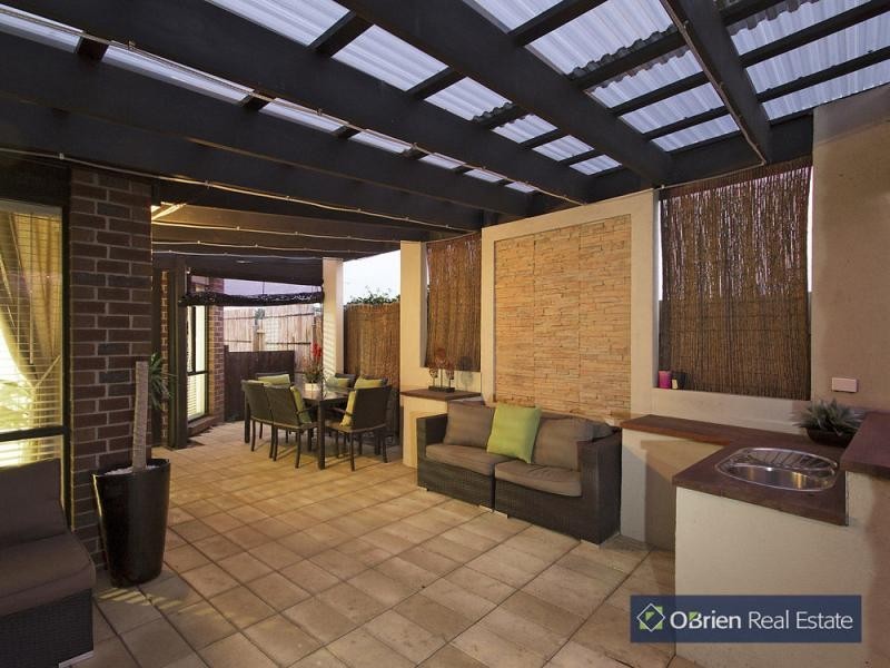 12 Flora Parkway, Carrum Downs VIC 3201