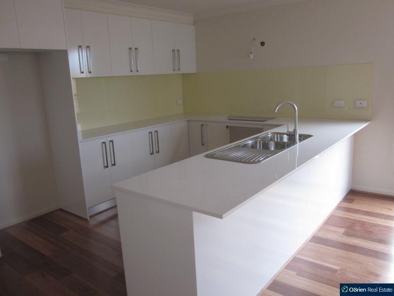 1 Fantail Lane, Pakenham VIC 3810