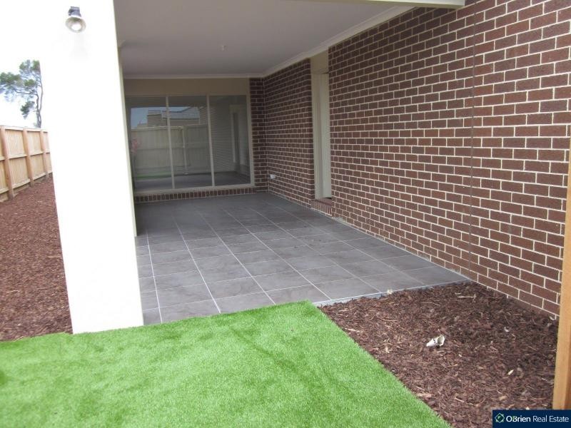 1 Fantail Lane, Pakenham VIC 3810