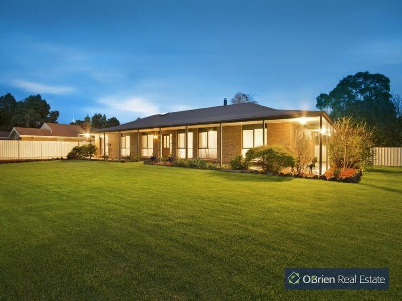 123 Fox Road, Narre Warren North VIC 3804