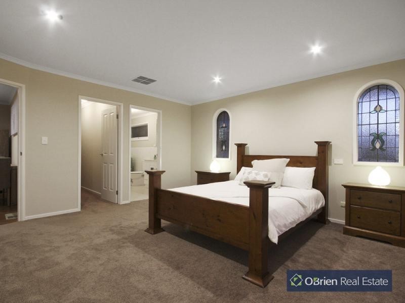 123 Fox Road, Narre Warren North VIC 3804