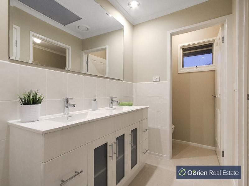 123 Fox Road, Narre Warren North VIC 3804