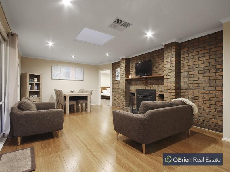 123 Fox Road, Narre Warren North VIC 3804