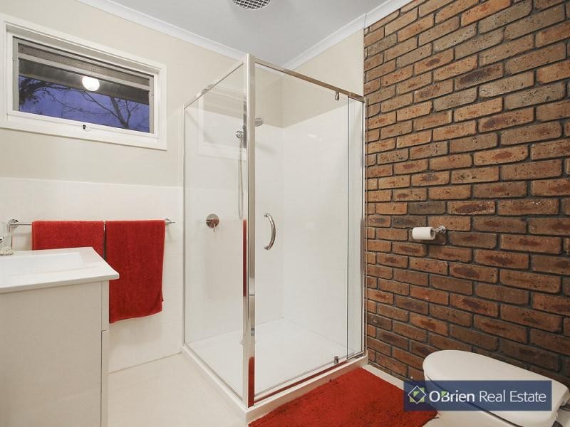 123 Fox Road, Narre Warren North VIC 3804