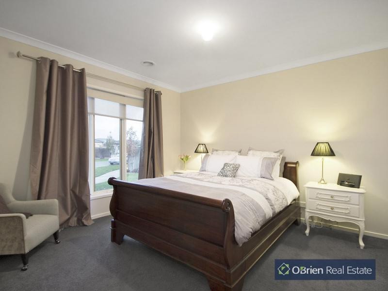 2 Elm Place, Lyndhurst VIC 3975
