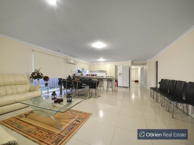 112 William Thwaites Boulevard, Cranbourne North VIC 3977