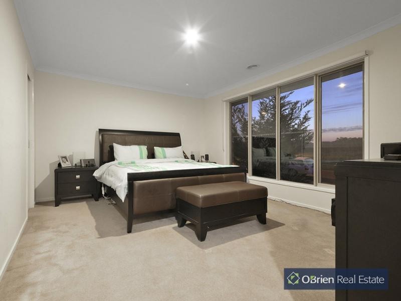112 William Thwaites Boulevard, Cranbourne North VIC 3977