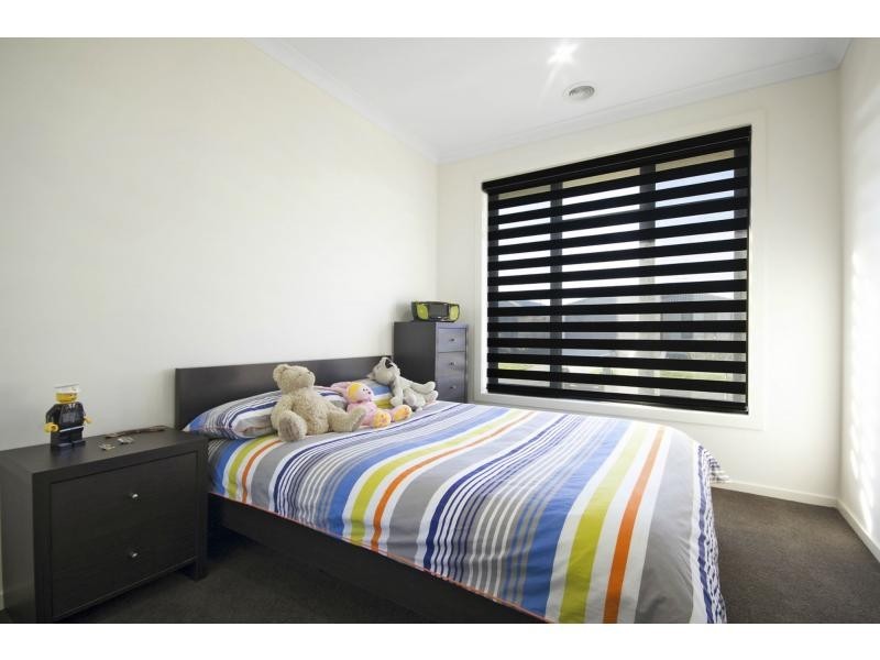 8 Alice Mary Road, Cranbourne West VIC 3977