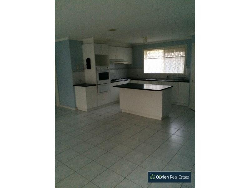 7 Stream Walk, Hallam VIC 3803