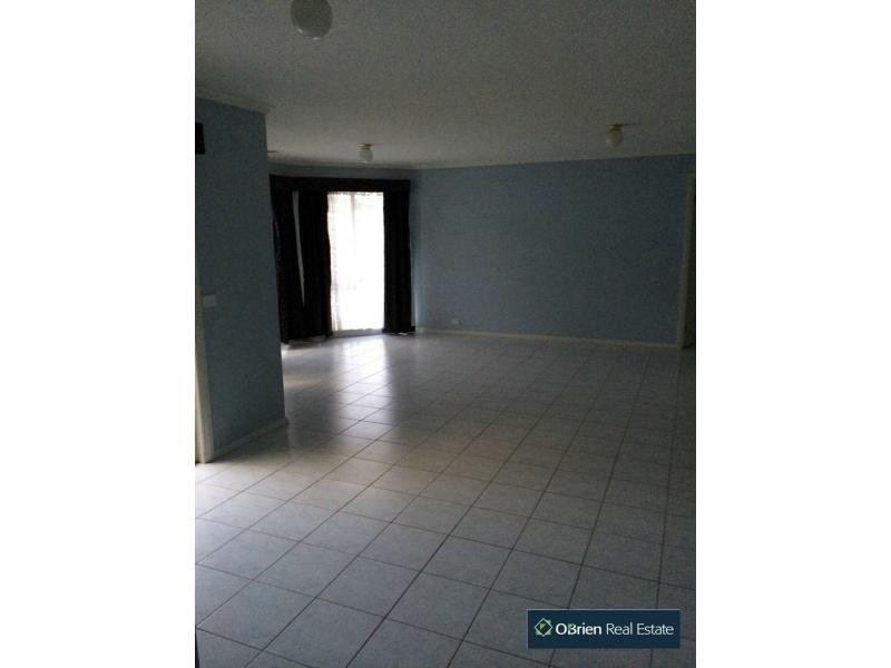 7 Stream Walk, Hallam VIC 3803