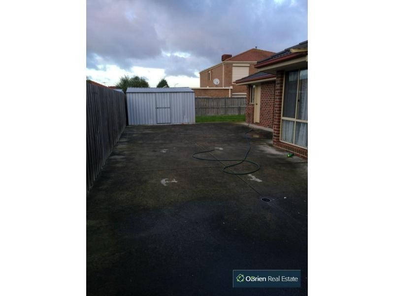 7 Stream Walk, Hallam VIC 3803
