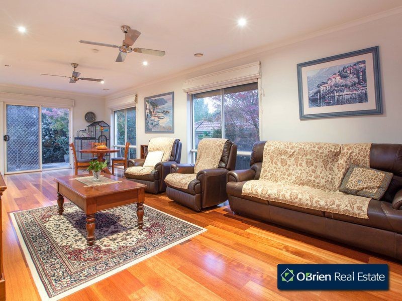 5 Mathoura Court, Berwick VIC 3806