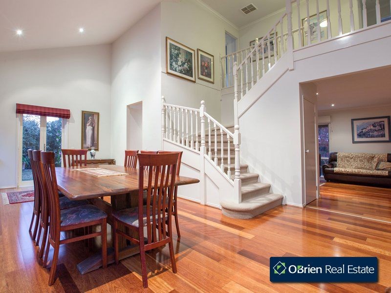 5 Mathoura Court, Berwick VIC 3806