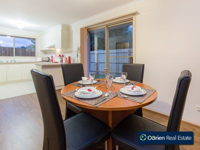 Unit 2/39 Bemersyde Drive, Berwick VIC 3806